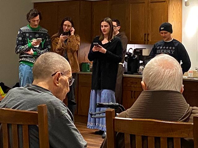 StAug Carolling2